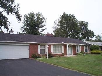 2nd image of 1584 Longfellow Dr