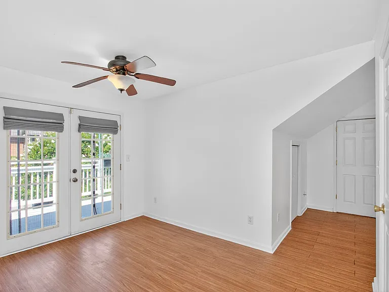 3008 Lakeshore Dr — Photo 31