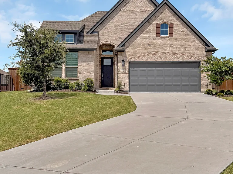 3900 Starlight Creek Dr — Photo 1