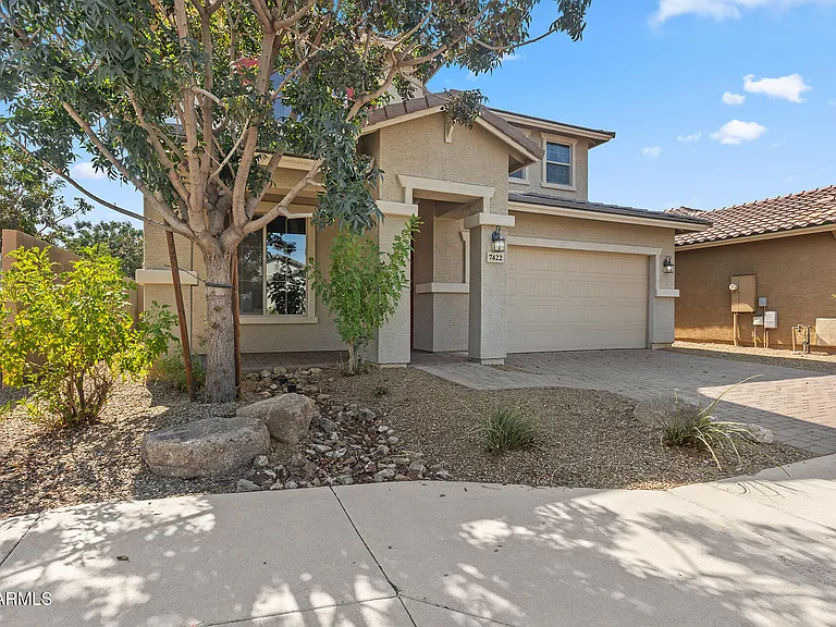7422 S 28th Pl — Photo 3