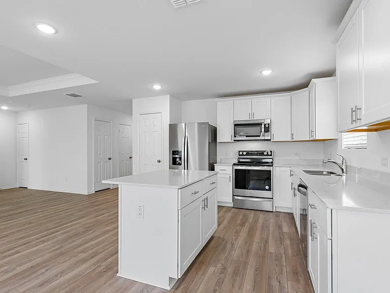 4433 Benham Dr — Photo 8