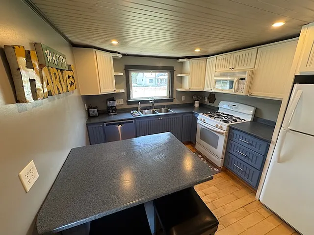 720 N Main St — Photo 3