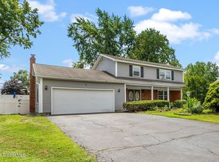 61 Delafield Dr, Albany, NY 12205