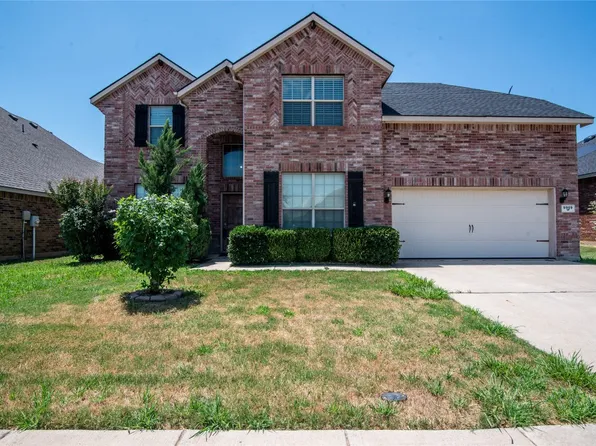 9909 Chrysalis Dr, Fort Worth, TX 76131