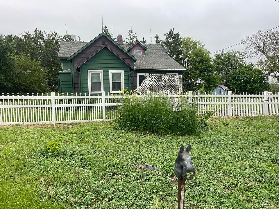 1st image of 2460 Norton Ave