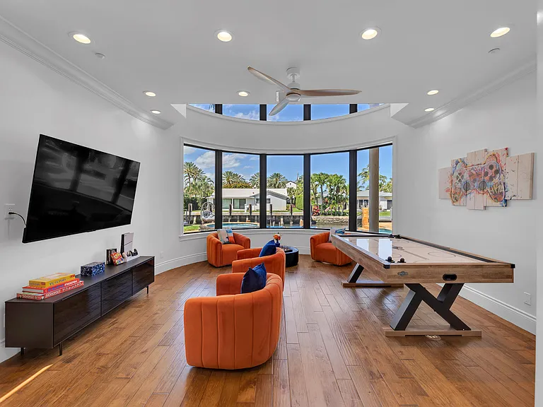 1011 Rhodes Villa Ave — Photo 17
