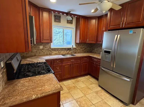 (undisclosed Address), Bronx, NY 10461