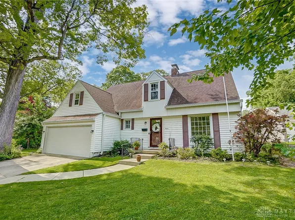 617 S Tanglewood Dr, Springfield, OH 45504