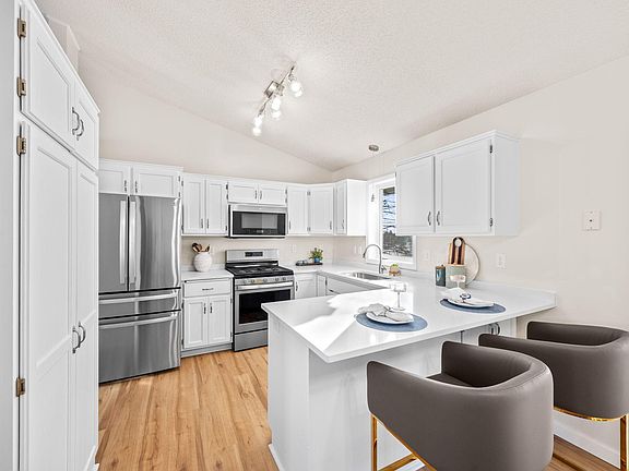 5th image of 521 Upland Rd NW