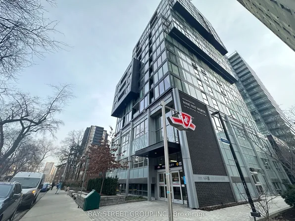 17 Dundonald St, Toronto, ON