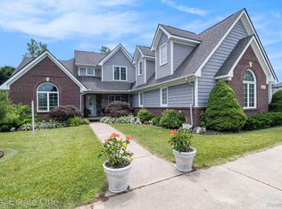 4594 Seymour Lake Rd, Oxford, MI 48371