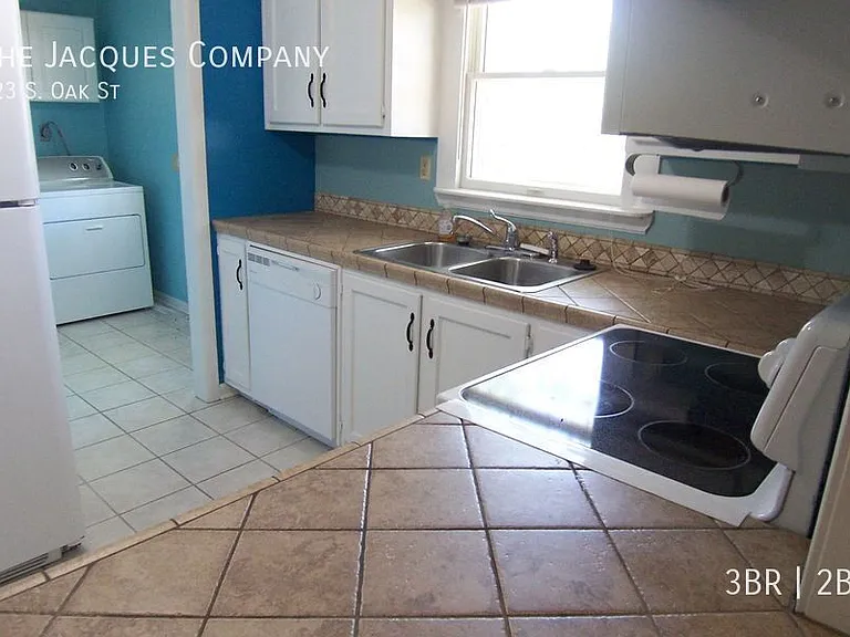 723 S Oak St — Photo 8