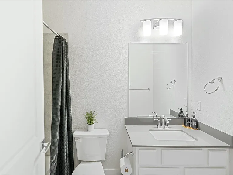312 Palatino Bnd — Photo 28
