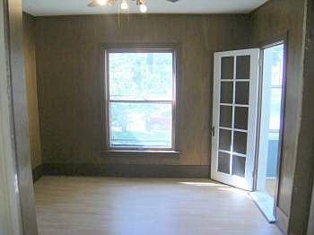 2nd image of 913 Eureka St