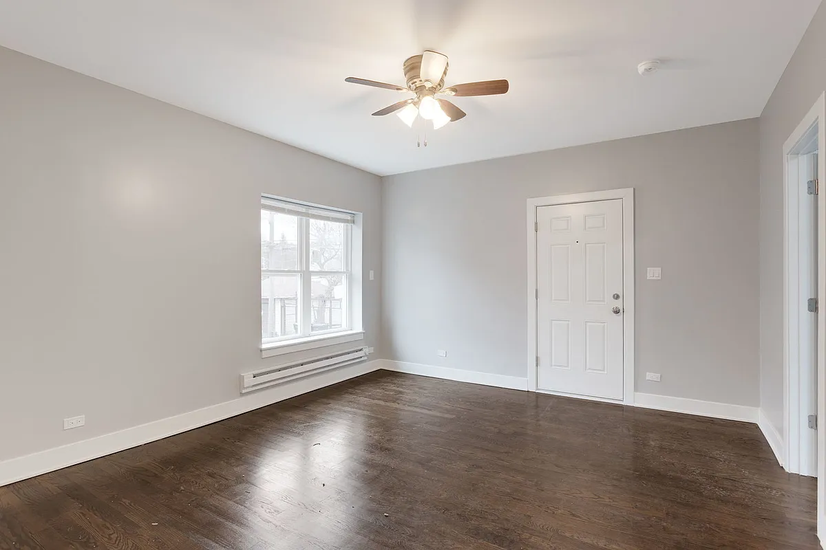 Building Photo - 8024 S Ellis Ave #1A