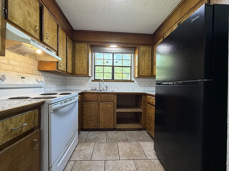1105 Carroll Ave #B — Photo 10