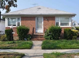 24207 131st Rd, Rosedale, NY 11422