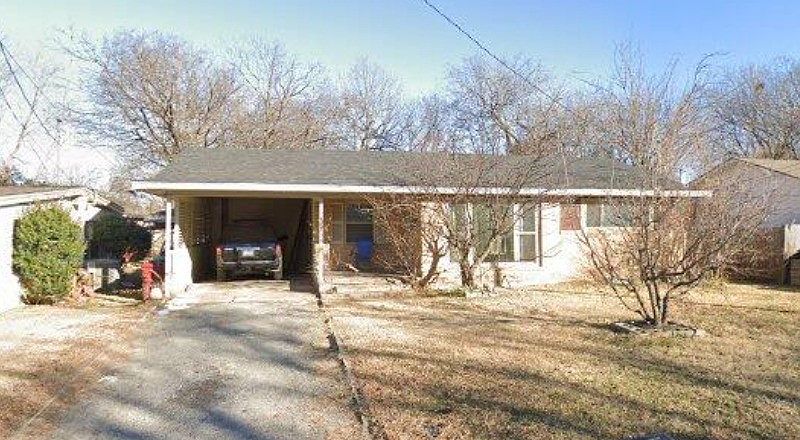 1st image of 421 W Lamberth Rd
