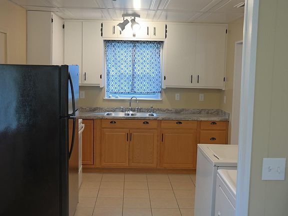 5th image of 17116 NE 71st Pl