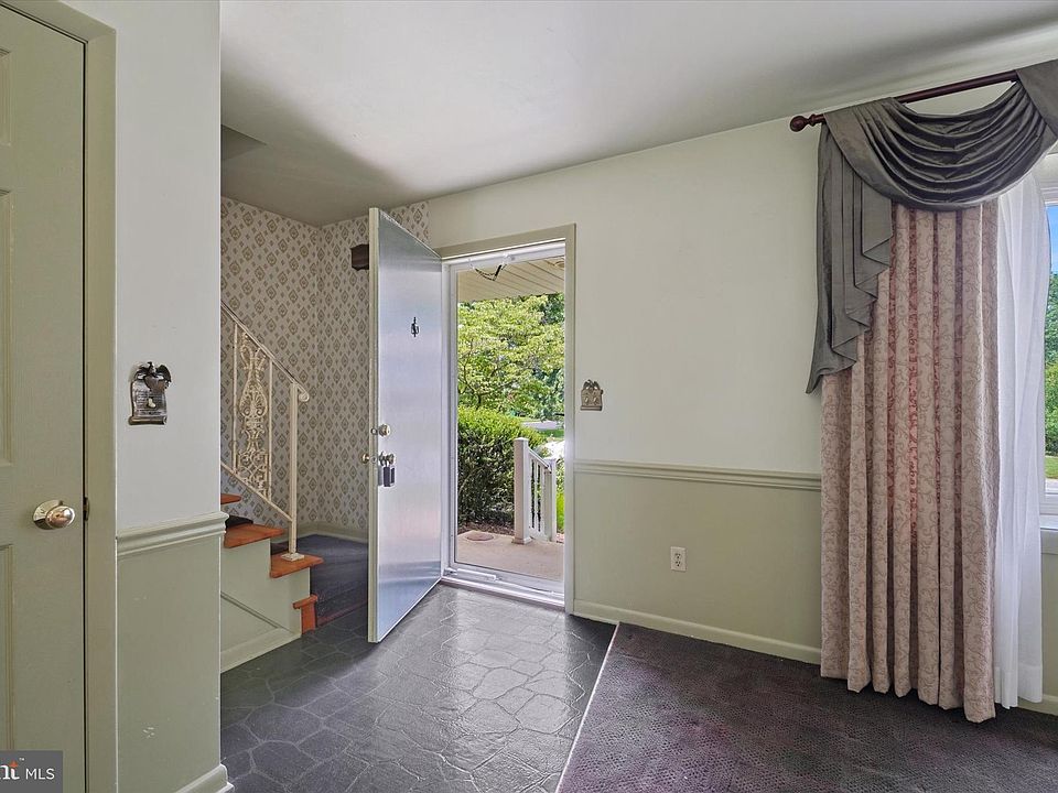 104 Brookside Ave Hershey, PA Zillow