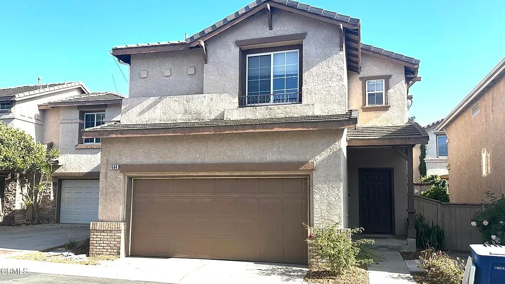 3 bed, 2.5 bath, 1681 sqft, $4,000 — Photo 1