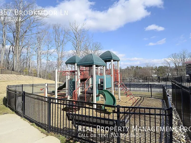 2357 Brookmoor Ln — Photo 27