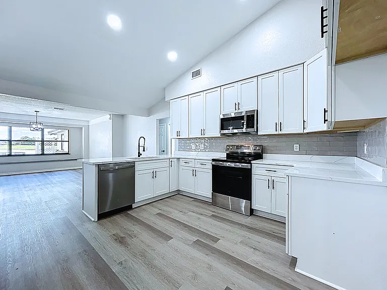 2881 Hammock Dr — Photo 27