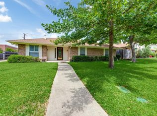 608 Cumberland Dr, Hurst, TX 76054
