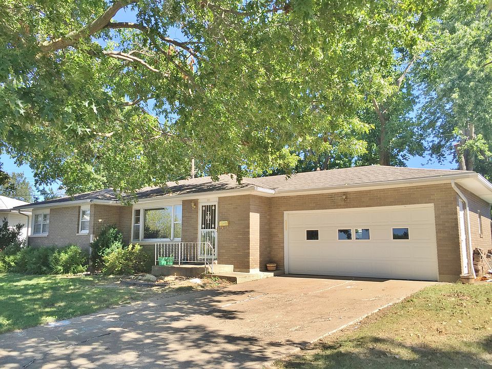 1st image of 331 Evergreen Dr E
