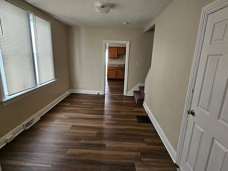 119 McComas St — Photo 4