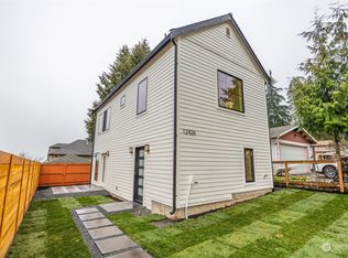 12426 17th Ave NE, Seattle, WA 98125