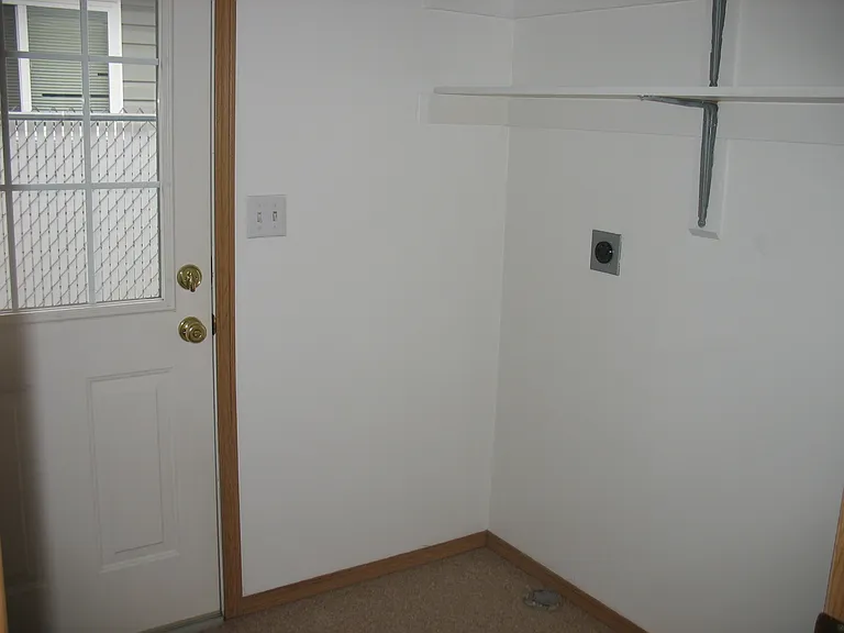 936 Palmer St — Photo 9