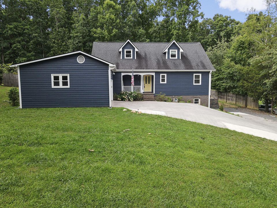 1st image of 175 Hidden Oaks Trl NE
