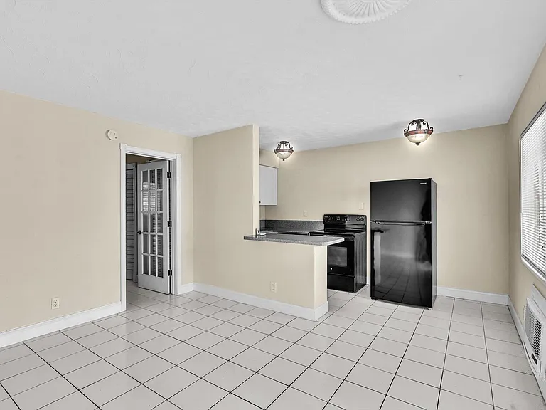 1219 NE 14th Ave #1-5 — Photo 8