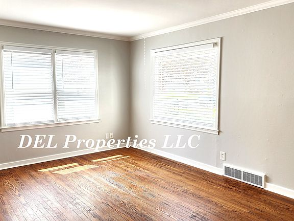 Large bright living room