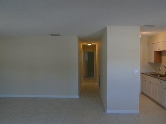 3rd image of 900 Mandarin Isle