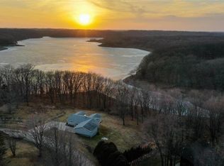 2739 Lake View Dr NE, Solon, IA 52333