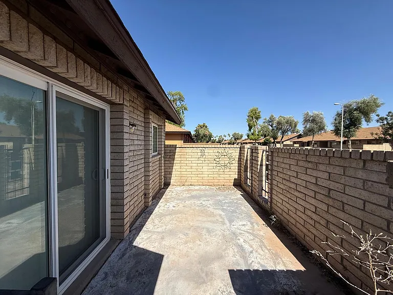 126 W Loma Vista Dr #101 — Photo 15