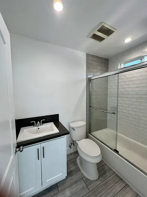 7 bed, 2750 sqft, $6,500 — Photo 2