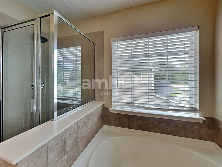 402 Leaflet Ives Trl — Photo 14