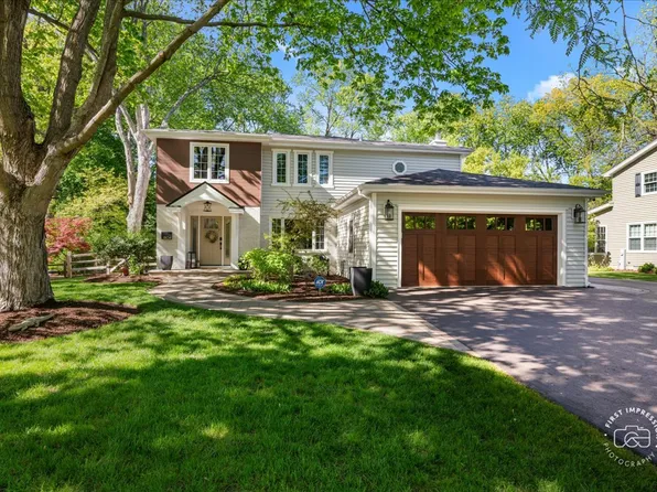 1804 Allen Ln, St Charles, IL 60174