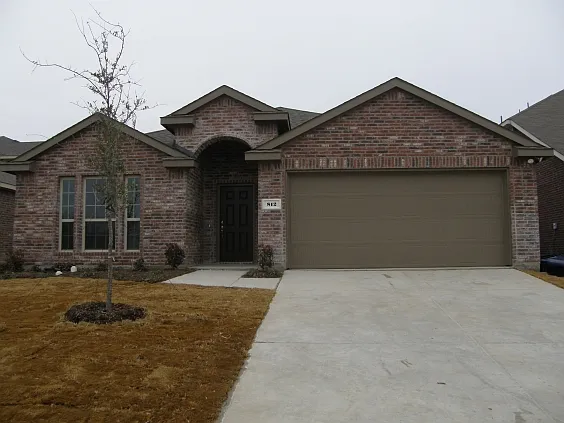 812 Westgate Ct — Photo 1