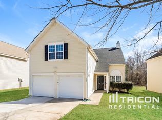7040 Fox Point Dr, Charlotte, NC 28269
