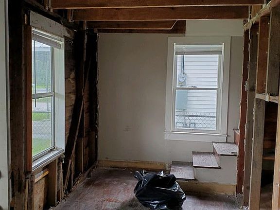 2nd image of 410 E Burton St