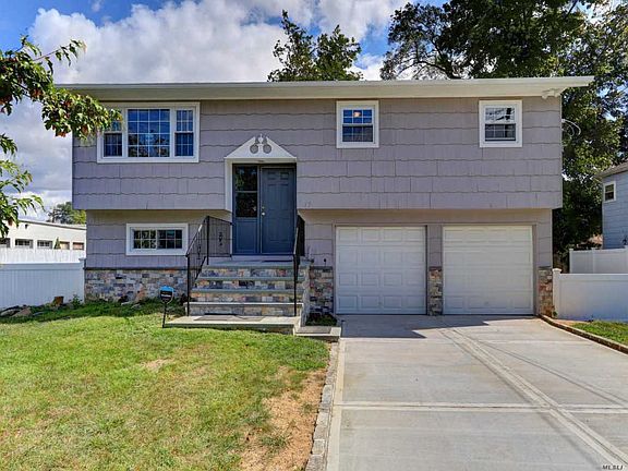 3rd image of 27 Oakley Ave