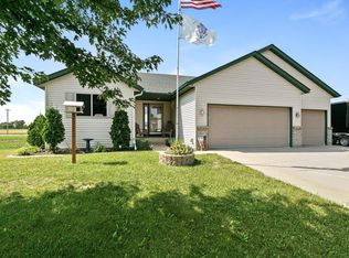 927 Isabella Ave, Clearwater, MN 55320