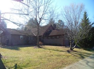 104 E Main St, Loretto, TN 38469