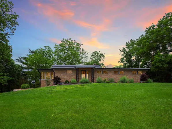 12617 W Watson Rd, Saint Louis, MO 63127
