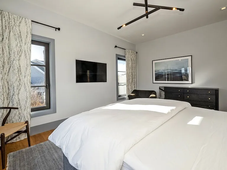 471 Sagaponack Rd — Photo 19