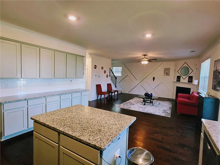 3518 English Elm Way — Photo 10